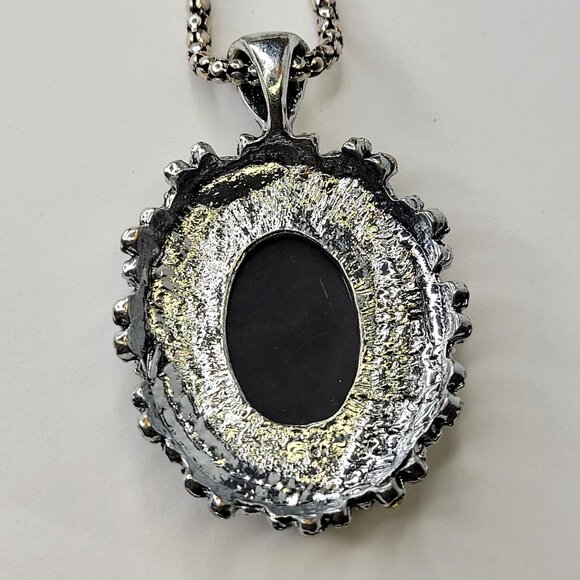 Victorian Inspired Cameo Crystal Rhinestones Pendant Necklace - Picture 5 of 9